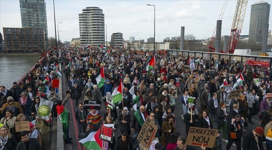 Londra'da binlerce eylemci Gazze için yürüdü