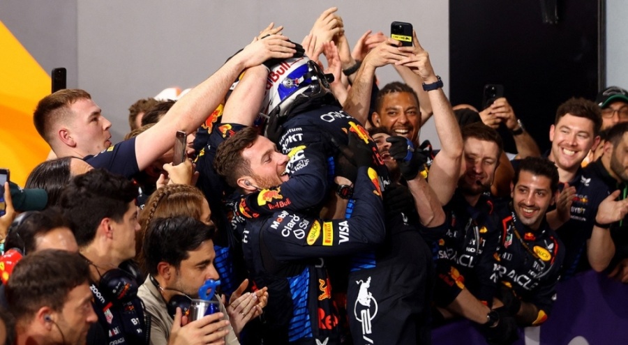 Max Verstappen, Suudi Arabistan Grand Prix'sini kazandı