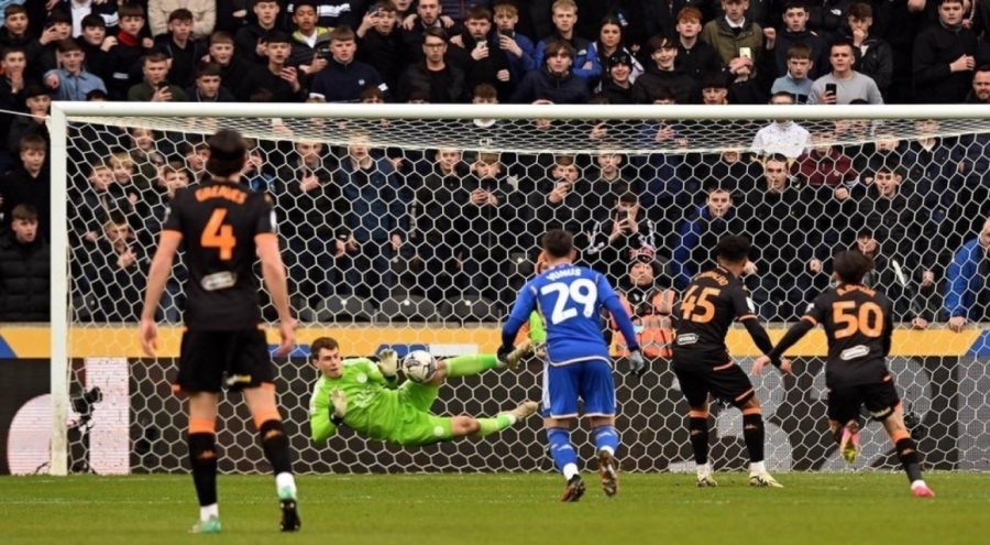 Hull City, lig lideri Leicester City ile 2-2 berabere kaldı!