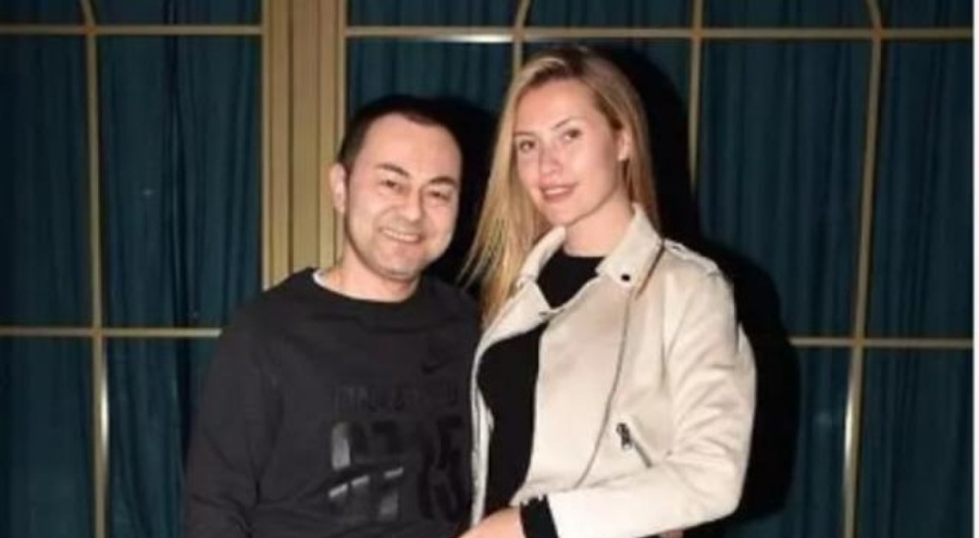 Chloe Loughnan ile Serdar Ortaç'ın düğün davetiyesi bit pazarında ortaya çıktı!