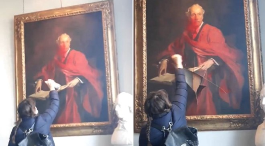 Aktivistler 110 yıllık tarihi tabloyu parçaladı