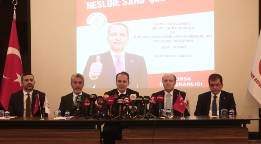 Yeniden Refah Partisi Genel Başkanı Erbakan Bursa'da: Kimsenin gölgesinde yürüyen bir parti olmadık
