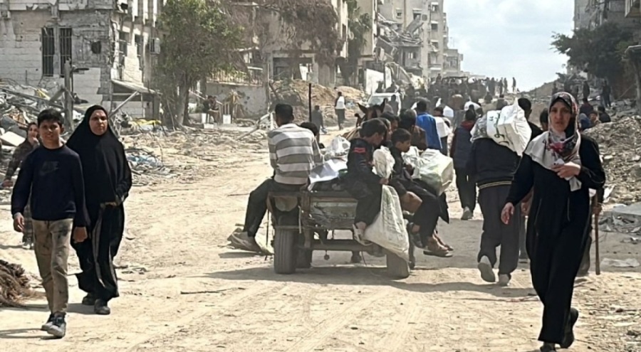 İsrail saldırıları devam ediyor: Gazze'de enkazın içinde su arayışı