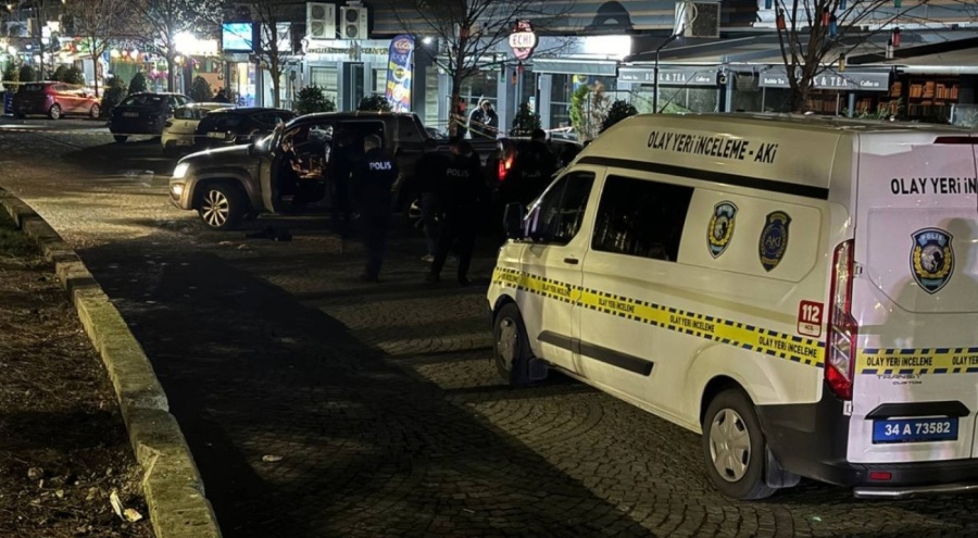 İstanbul'da motosikletli saldırgan 2 kişi vurdu!