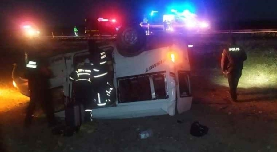 Konya'da minibüs şarampole devrildi: Çok sayıda yaralı