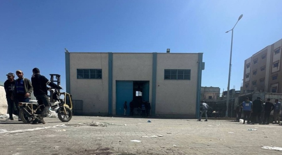 İsrail, Refah'ta BM'ye ait yardım dağıtım merkezini bombaladı!