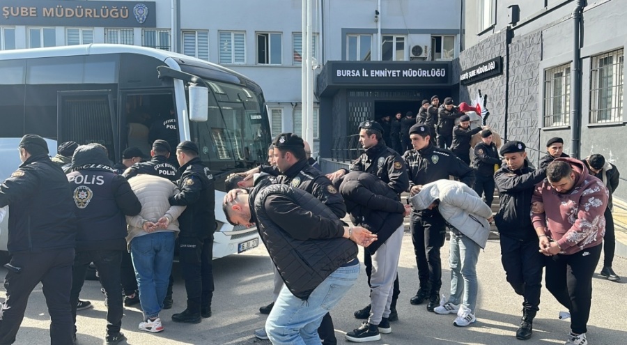 Bursa merkezli fuhuş operasyonu kapsamında 19 zanlı tutuklandı