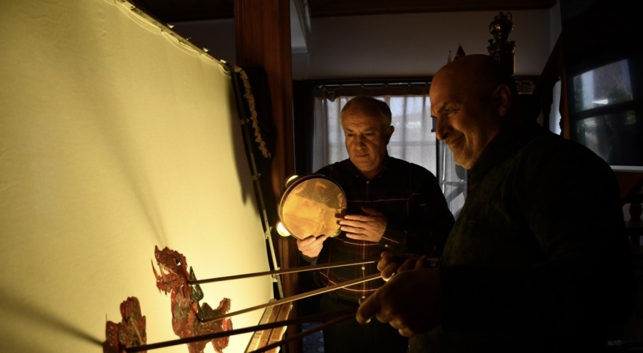 Karagöz ve Hacivat, hem çocuklar hem de yetişkinler için sahne alıyor