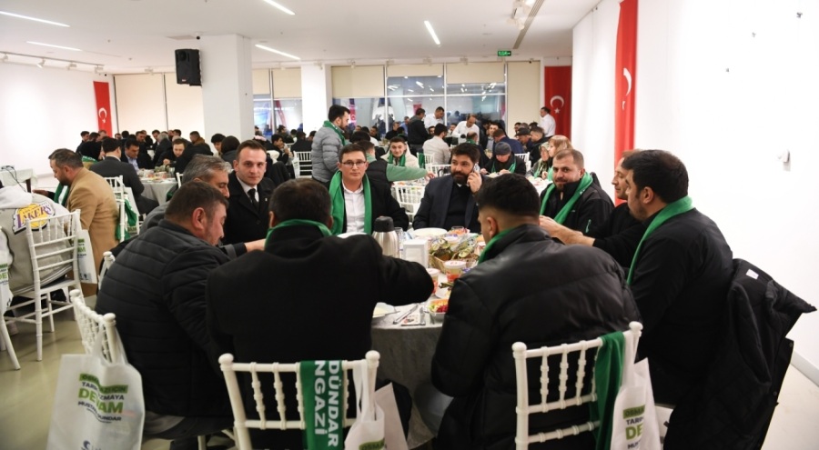 Osmangazi Belediye Başkanı Dündar, Büyükorhan'da gençlerle bir araya geldi