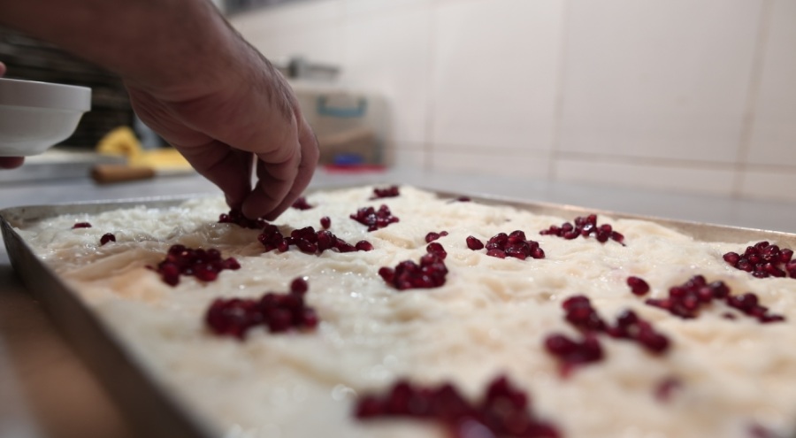 Ramazan ayında güllaç tezgahlarda 300 liradan satılıyor