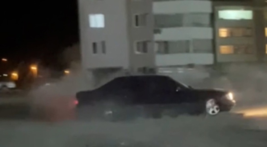 Drift yapan trafik magandasına 32 bin 233 TL ceza