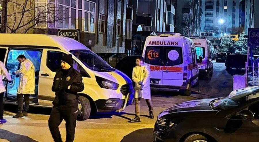 Eşini ve kızını bıçaklayarak katletti!