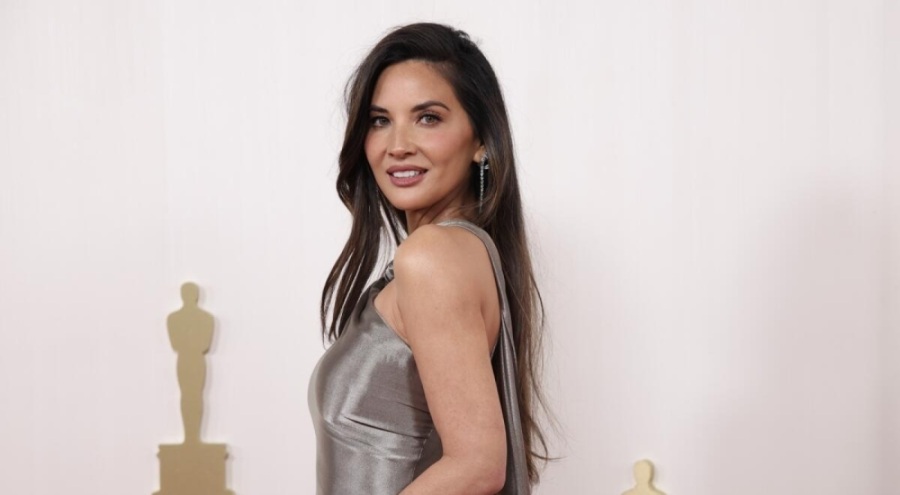 Olivia Munn meme kanserine yakalandığını açıkladı