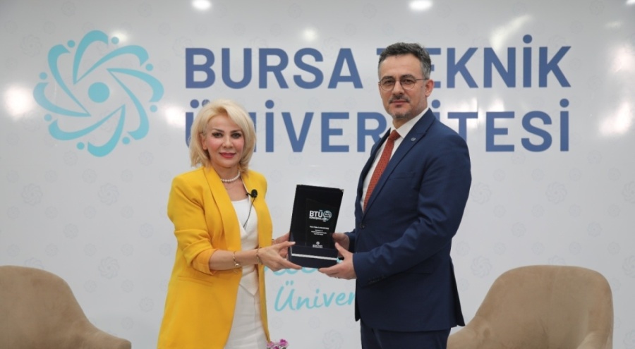 Sunucu Zeliha İlhan Doymuş, Bursa Teknik Üniversitesi öğrencileriyle buluştu
