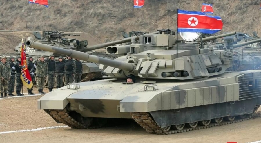 Kuzey Kore lideri Kim, ülkenin yeni tankını test etti