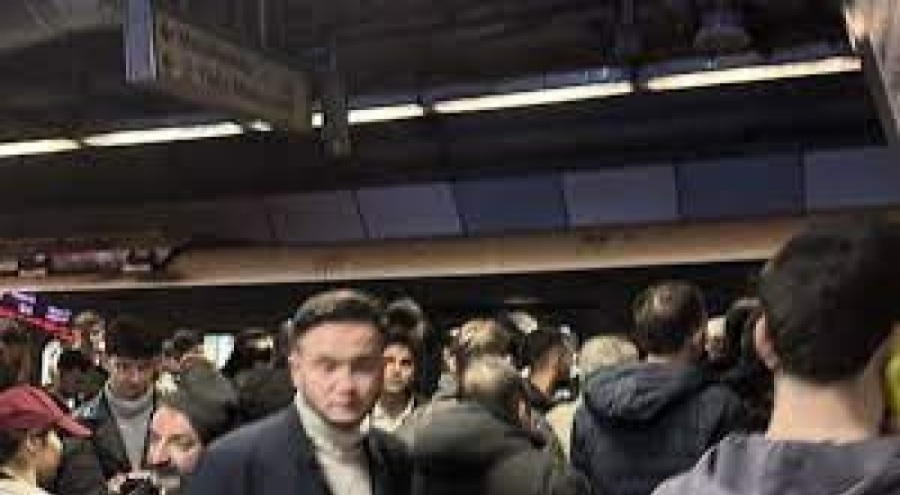 Metro durağında 1 kişi intihar etti