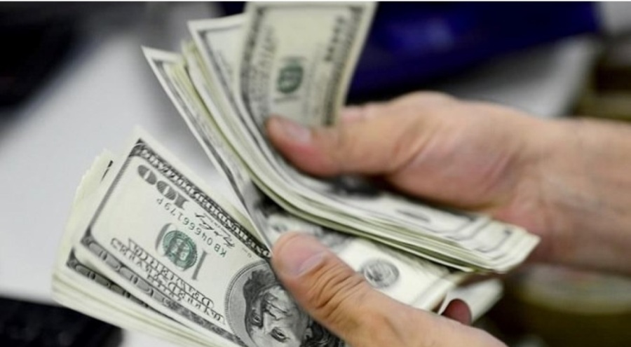 Döviz mevduatları 5,7 milyar dolar yükseldi