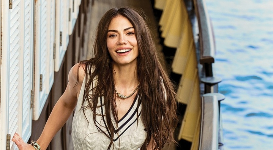 Demet Özdemir hayranlarından tam not aldı!