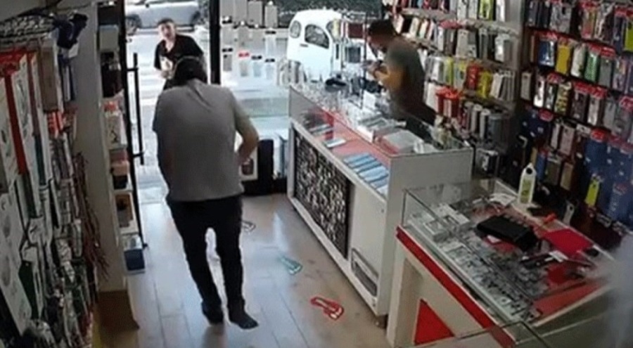 Patlayan batarya alev topuna döndü