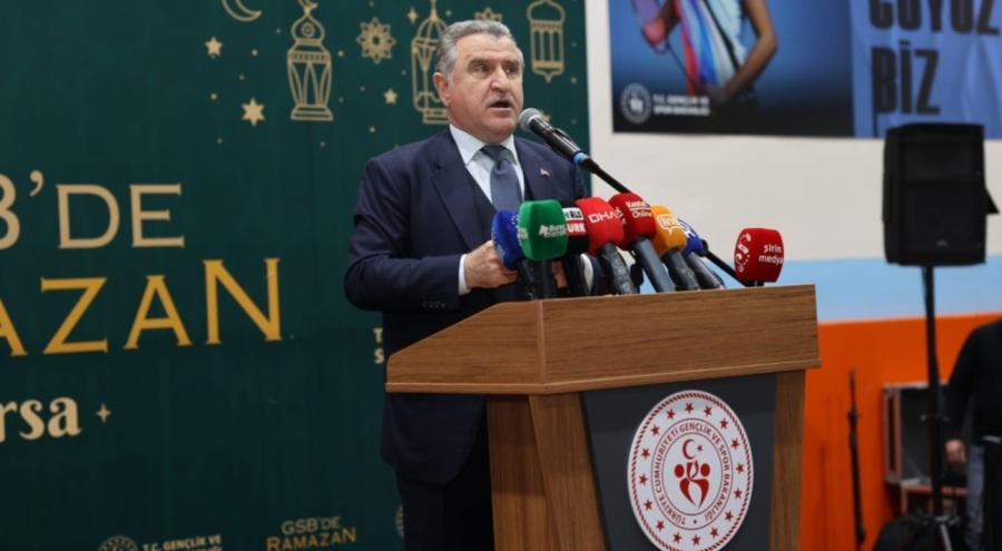 Gençlik ve Spor Bakanı Bak, Kestel'de de gençler ve sporcularla buluştu