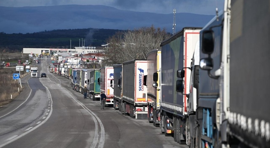 Bulgaristan'a açılan Hamzabeyli'de tır yoğunluğu