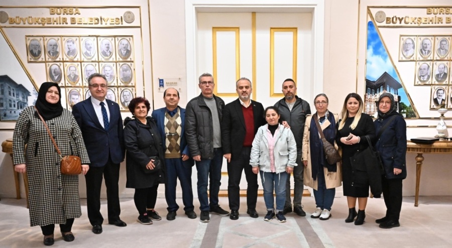 Bursa Büyükşehir Belediye Başkanı Alinur Aktaş, Gaziakdemir sakinleriyle buluştu
