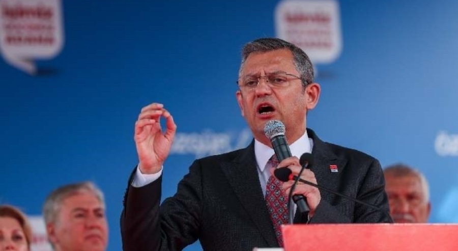 Özgür Özel'den Erdoğan'a: İki elim yakandadır!