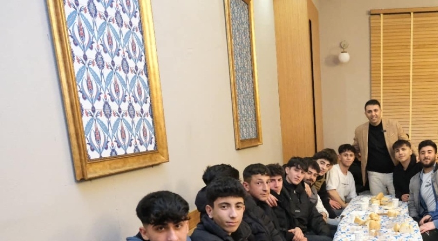 Gürsu Belediye Başkan Adayı Haşim Öztürk Gürsulu gençlerle sahurda buluştu