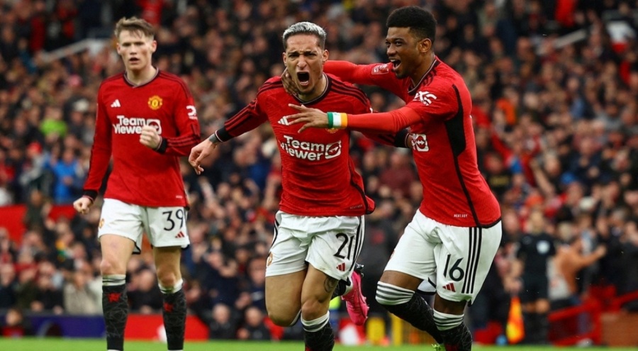 Manchester United Liverpool'u 120+1'de yendi