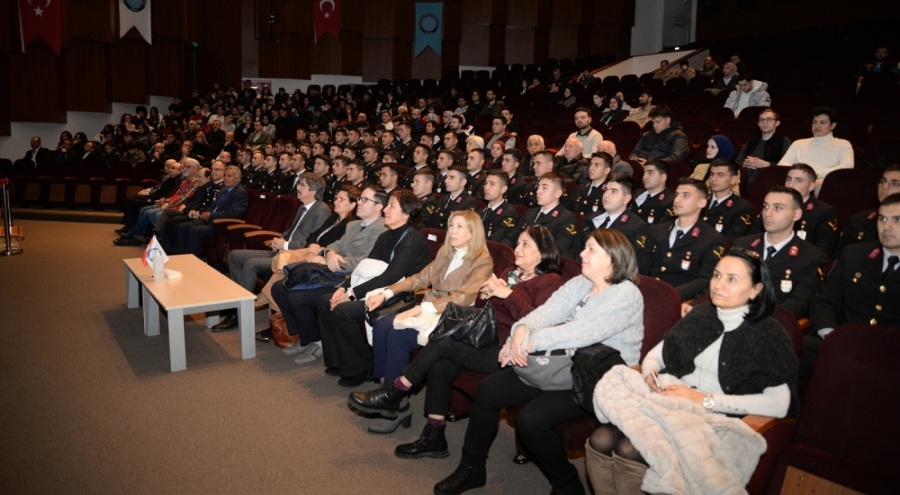 Bursa Uludağ Üniversitesi'nde "Çanakkale Bir Diriliş Destanı" konferansı düzenlendi
