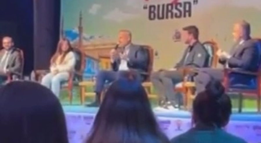 Bakan Fidan Bursa'da gençlerle bir araya geldi
