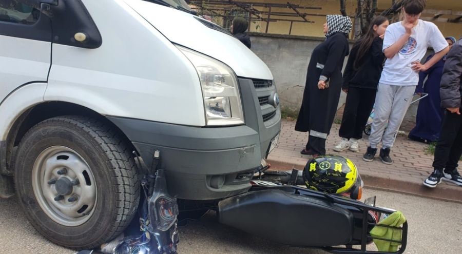 Bursa'da ehliyetsiz sürücü kaçarken kaza yaptı!