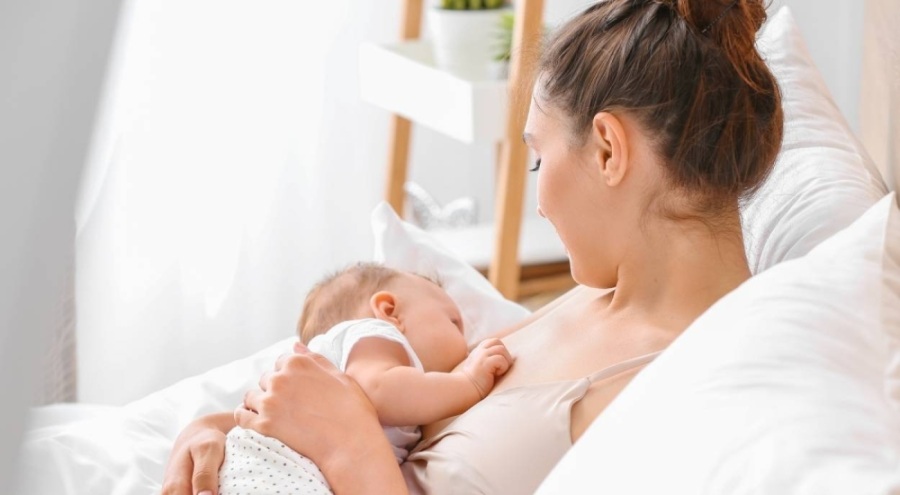 Uzmanından uyarı! Emziren anneler oruç tutabilir mi?