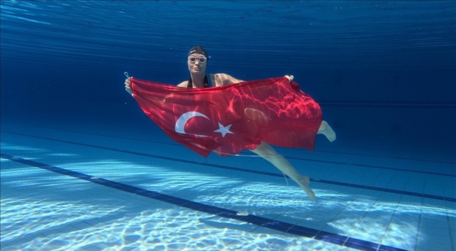 Milli sporcu Bilge Çingigiray tek nefeste 191 metre ile Türkiye rekorunu kırdı