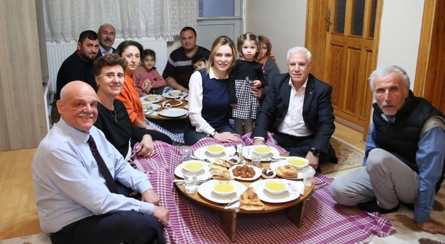Bozbey, Aydın ailesinin iftar sofrasına konuk oldu