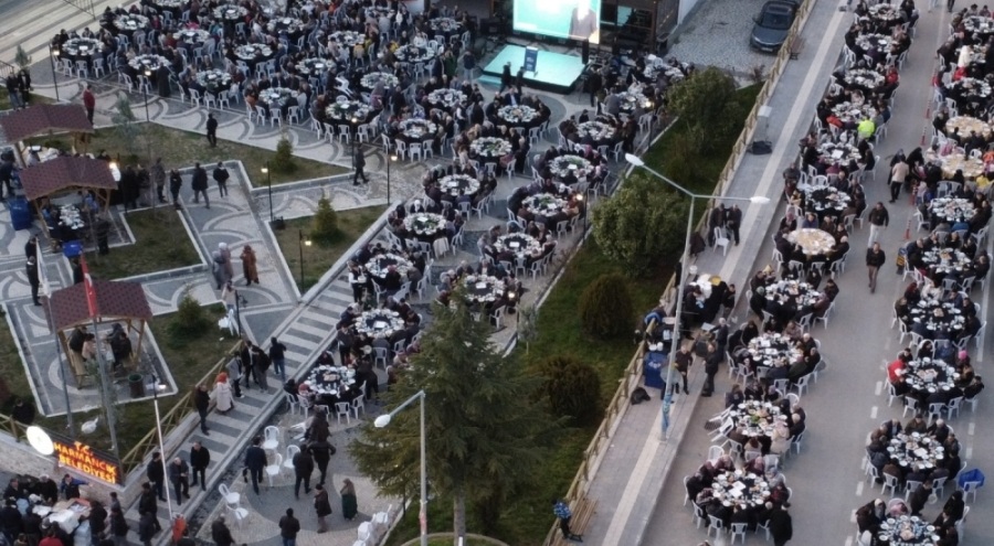 Bursa Harmancık'ta geleneksel iftar yemeği düzenlendi