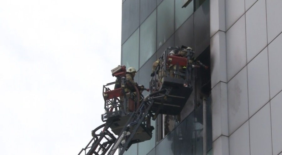 İş merkezinde yangın: Hamsterını almadan dışarı çıkmadı