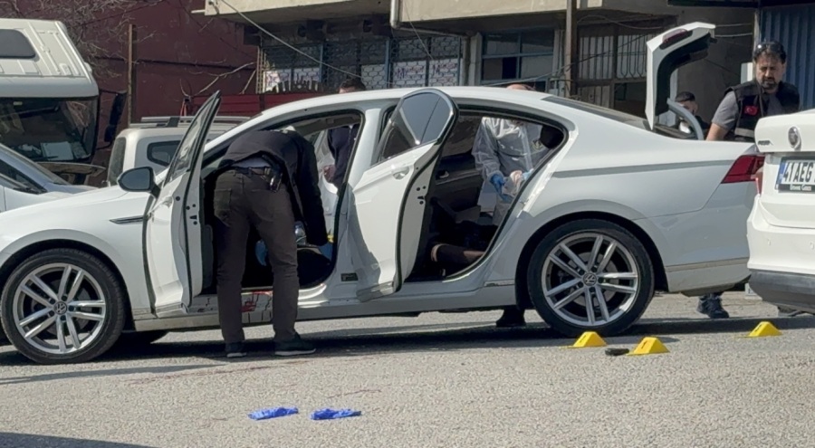 Husumetlisini otomobilden indiği esnada vurdu