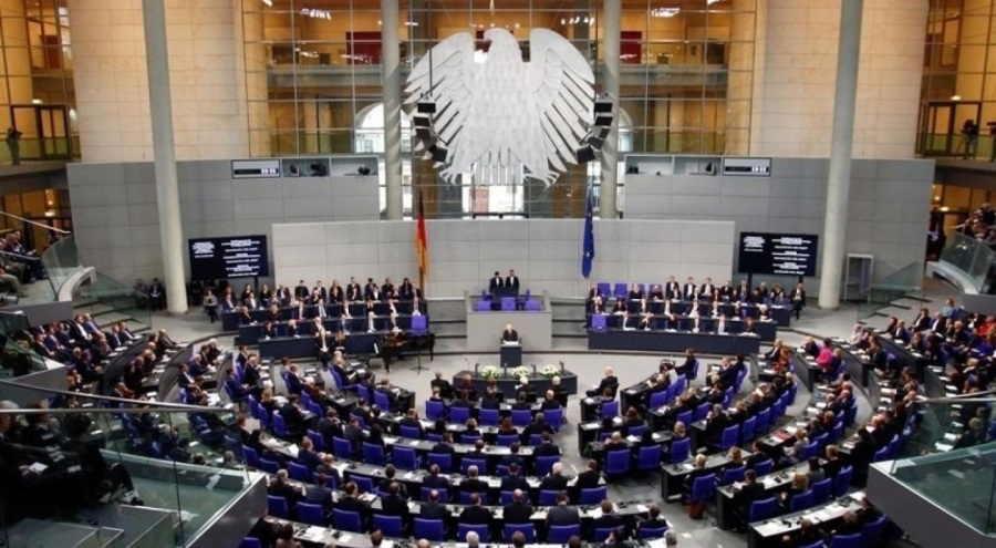 Alman meclisinde 'köstebek' alarmı