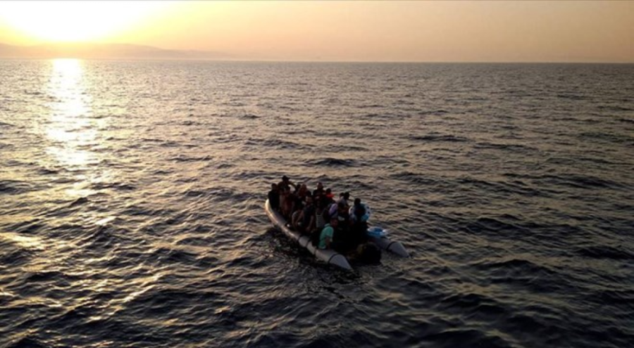 Çanakkale açıklarında 84 düzensiz göçmen yakalandı