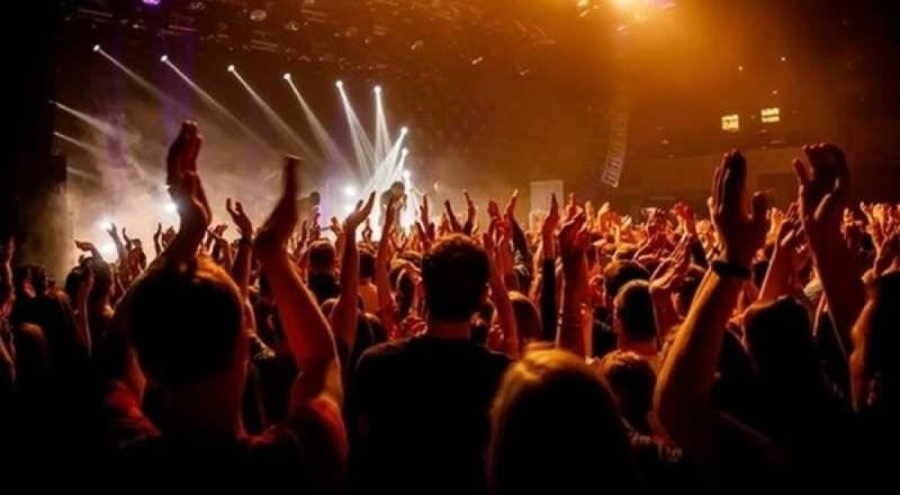 Diyanet'ten 'kızlı erkekli ortam' cevabı: 'İlahi bile okusanız...'