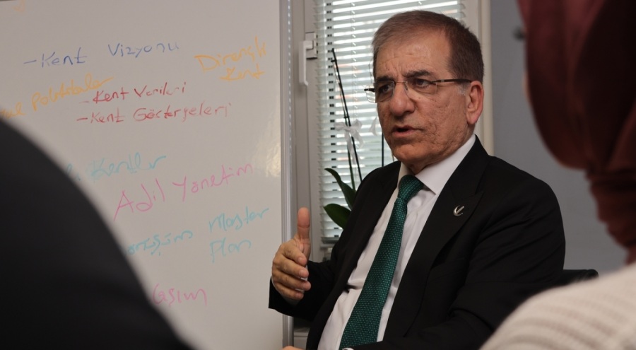 Yeniden Refah Partisi Bursa Büyükşehir Belediye Başkan Adayı Yalçın, ulaşım projelerini açıkladı
