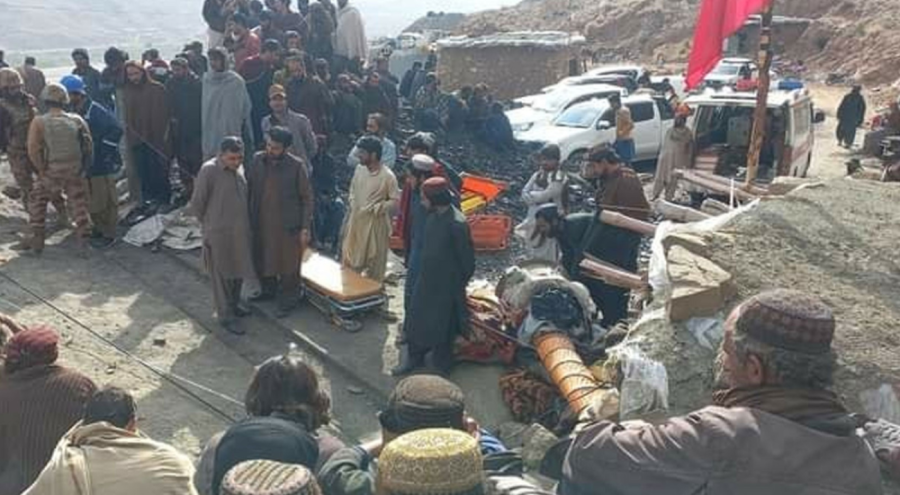 Pakistan'da madende patlama! Çok sayıda ölü
