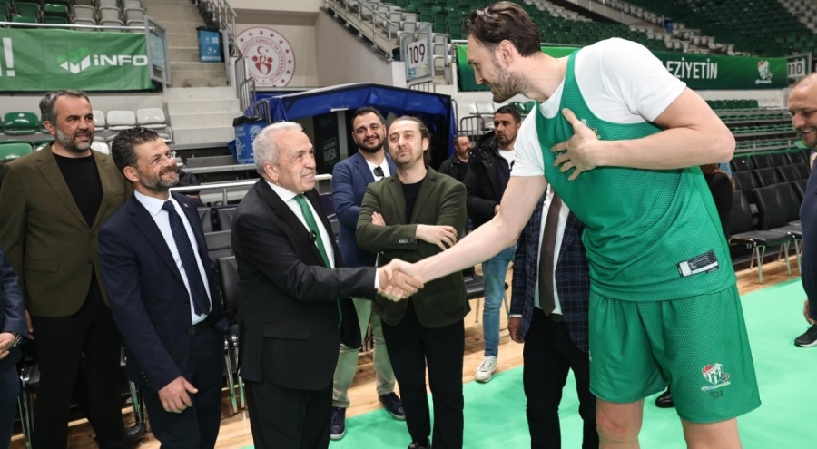 Nilüfer Belediye Başkan Adayı Şadi Özdemir'den Bursaspor İnfo Yatırım takımına ziyaret