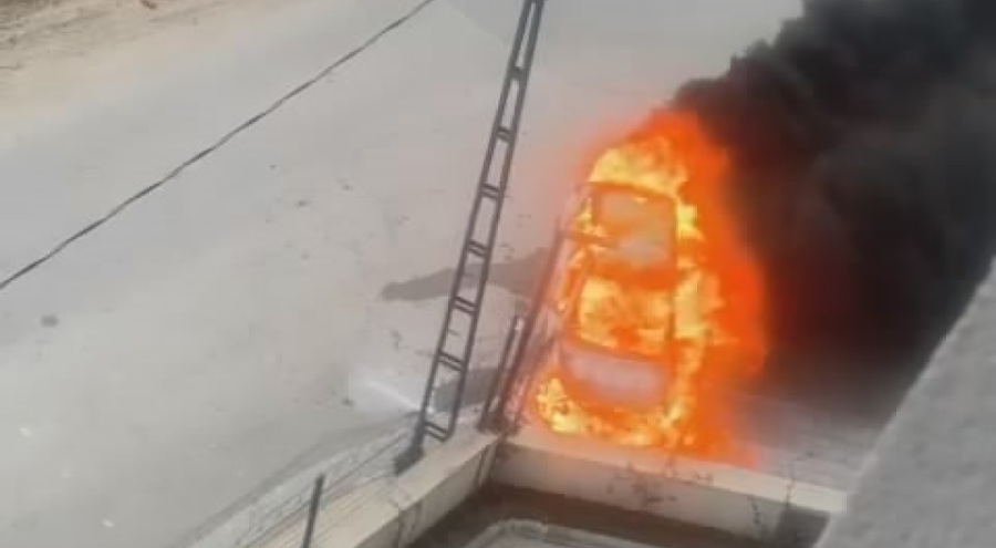 Bursa'da kaza yapan otomobil alev alev yandı