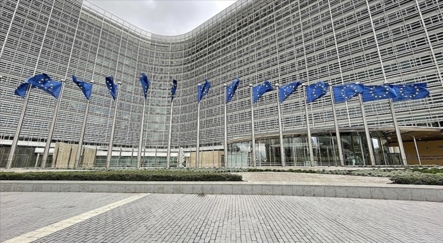 AB, Ukrayna'ya 4,5 milyar avroluk ilk ödemeyi yaptığını duyurdu