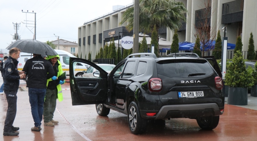 Park halinde aracının içinde başından silahla vurulmuş halde bulundu!