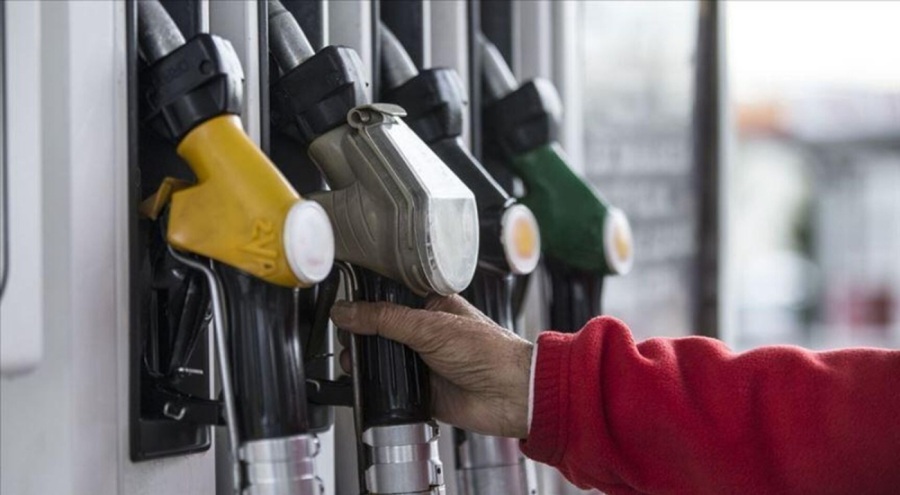 Akaryakıt tabelası değişti! Dev zam yansıdı