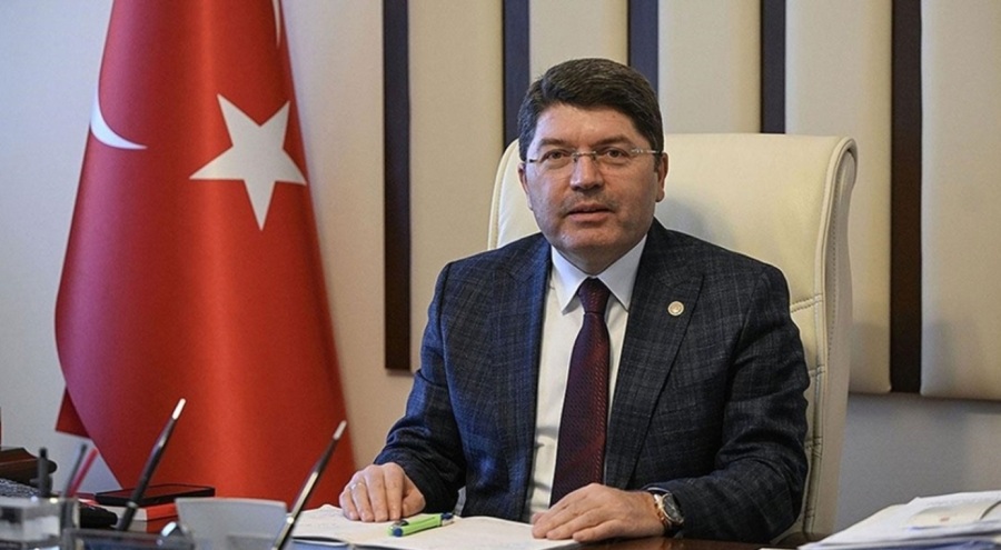 Bakan Tunç'tan AYM Başkanlığı'na seçilen Özkaya'ya tebrik