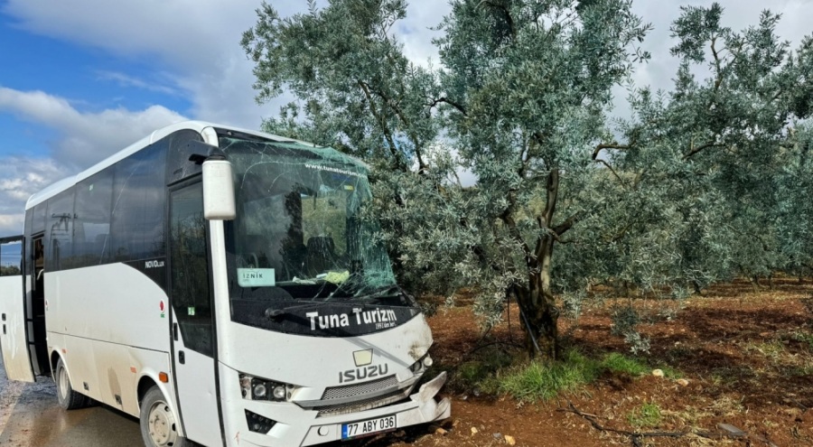 Bursa'da Tır ile servis minibüsü çarpıştı! Çok sayıda yaralı